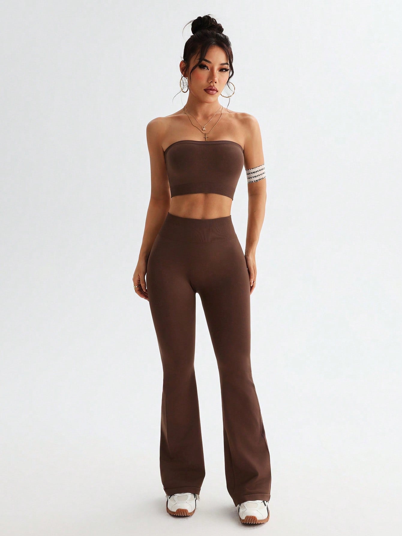 Seamless Yoga Two-Piece Set – High Waist Bootcut Pants & Vest | Elegance Boutique